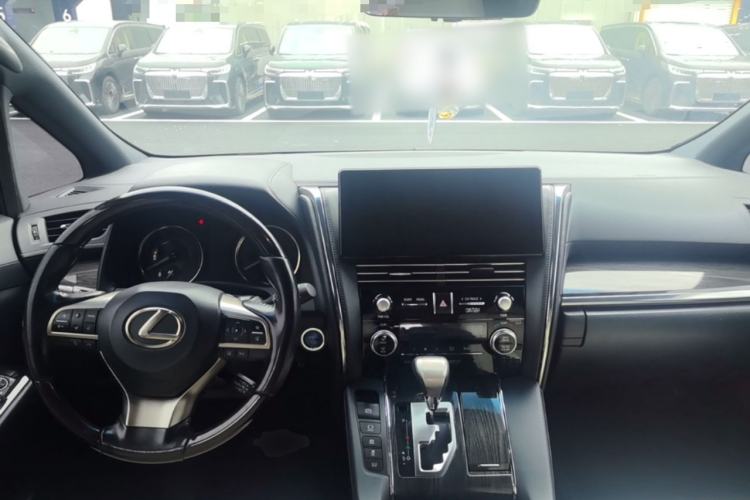 Used Lexus LM 2020 300h Seven-Seat Elegant Edition Center Console