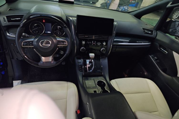 Used Lexus LM 2020 300h Seven-Seat Elegant Edition Center Console