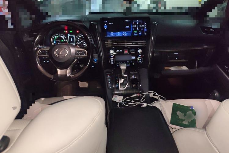 Used Lexus LM 2020 300h Four-Seat Grand Edition Center Console