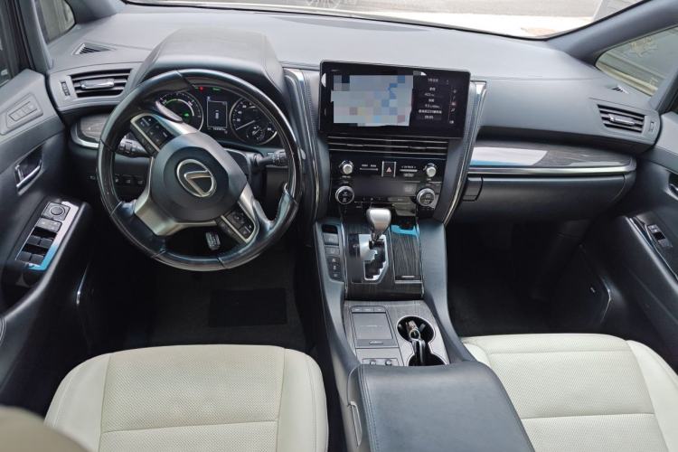 Used Lexus LM 2020 300h Seven-Seat Elegant Edition Center Console