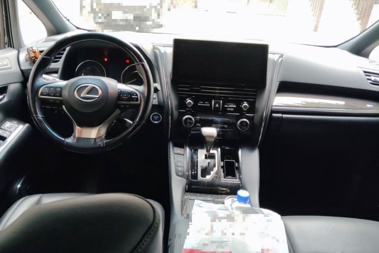 Used Lexus LM 2020 300h Four-Seat Grand Edition Center Console
