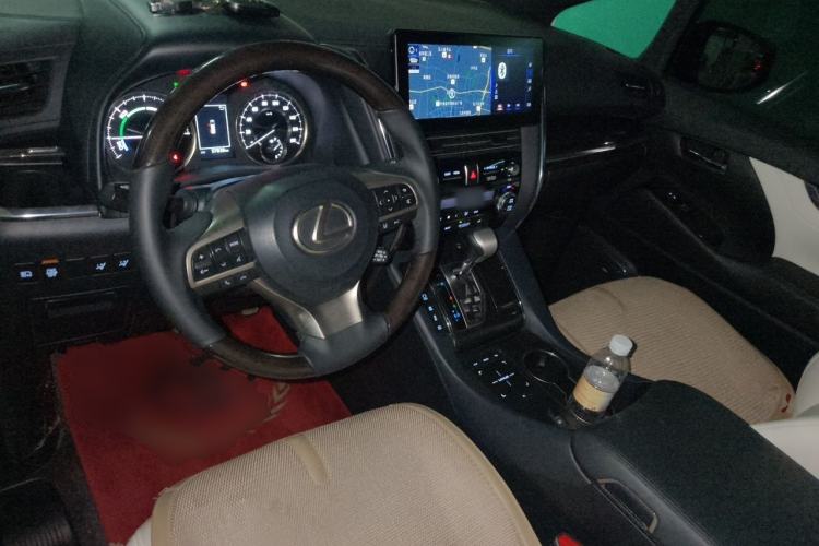 Used Lexus LM 2020 300h Four-Seat Grand Edition Center Console