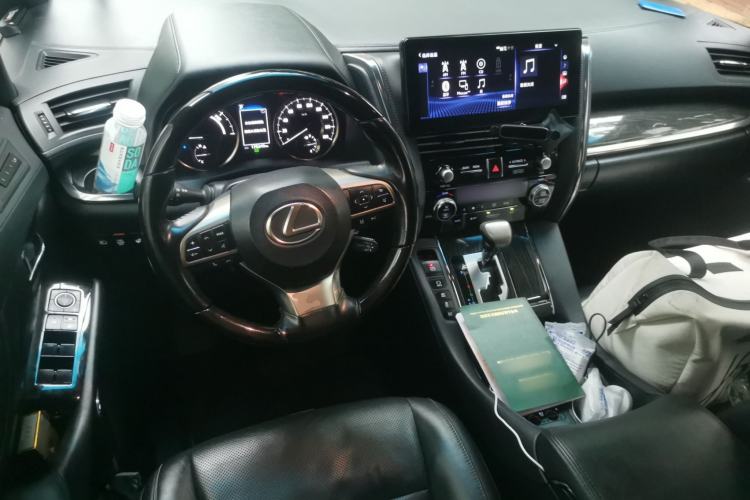 Used Lexus LM 2020 300h Seven-Seat Elegant Edition Center Console