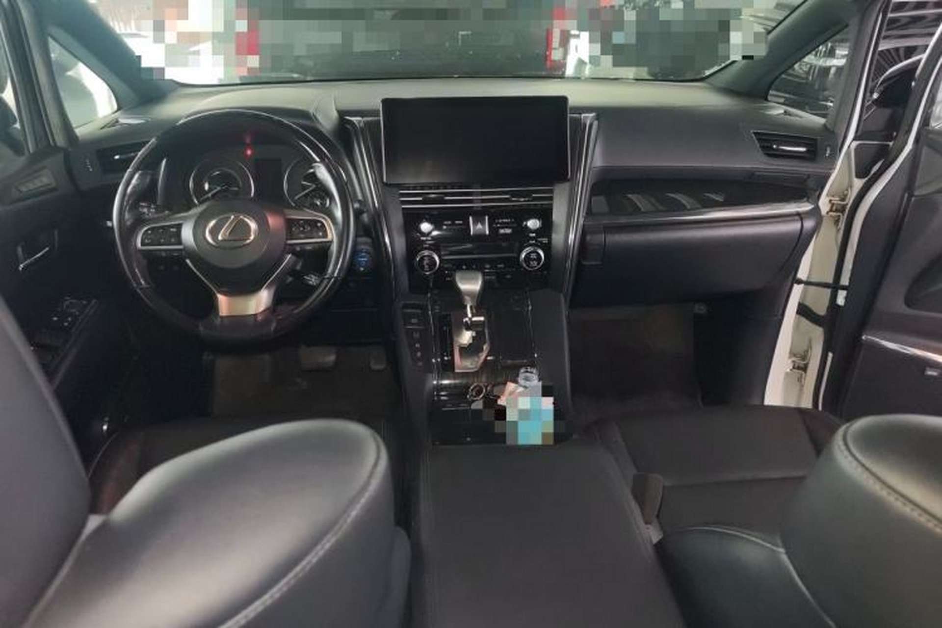 Used Lexus LM 2020 300h Four-Seat Grand Edition Center Console