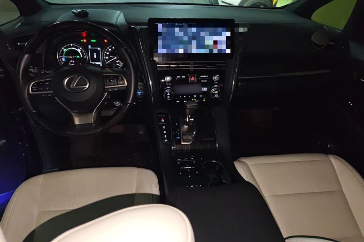Used Lexus LM 2020 300h Seven-Seat Elegant Edition Center Console