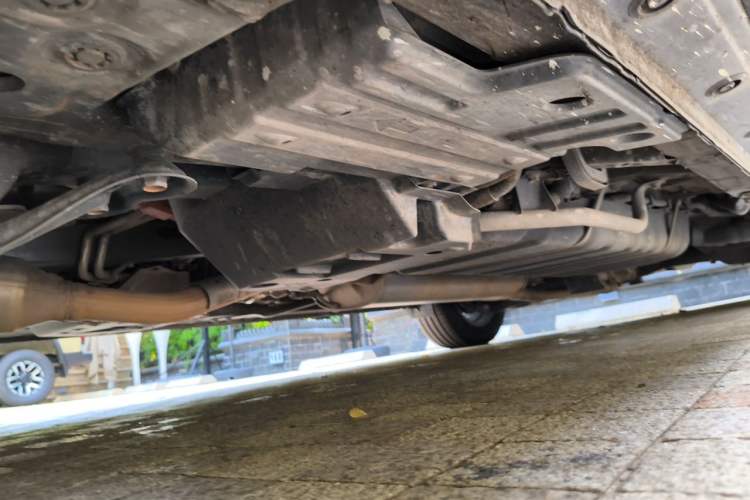 Used Lexus LM 2020 300h Seven-Seat Elegant Edition Chassis Front Left