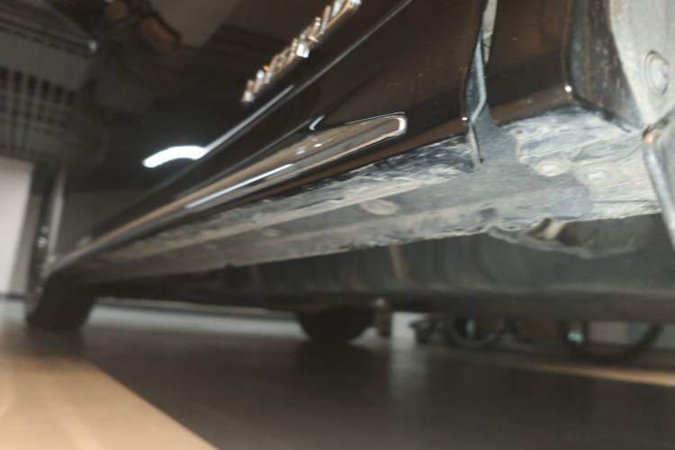 Used Lexus LM 2020 300h Seven-Seat Elegant Edition Chassis Rear Left