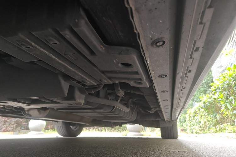Used Lexus LM 2020 300h Seven-Seat Elegant Edition Chassis Rear Right