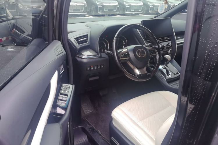 Used Lexus LM 2020 300h Seven-Seat Elegant Edition Driver Seat