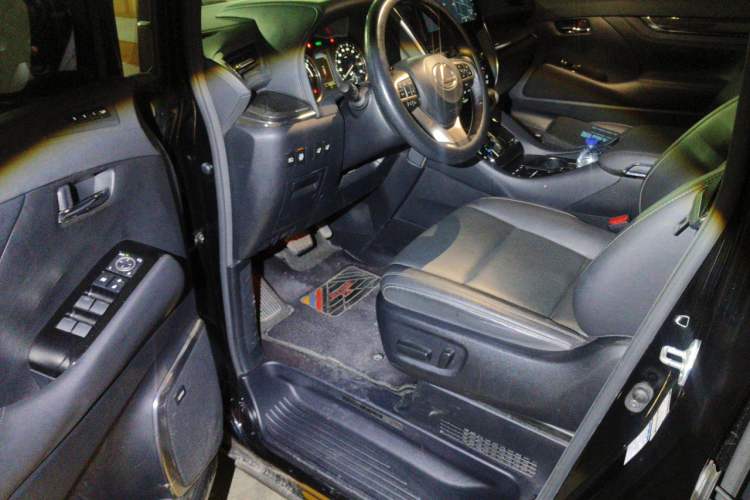 Used Lexus LM 2020 300h Four-Seat Grand Edition Driver Seat
