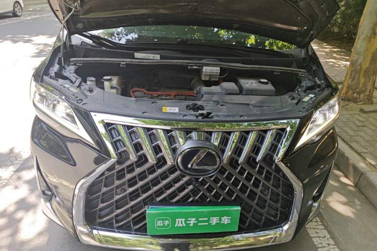 Used Lexus LM 2020 300h Four-Seat Grand Edition Engine Bay