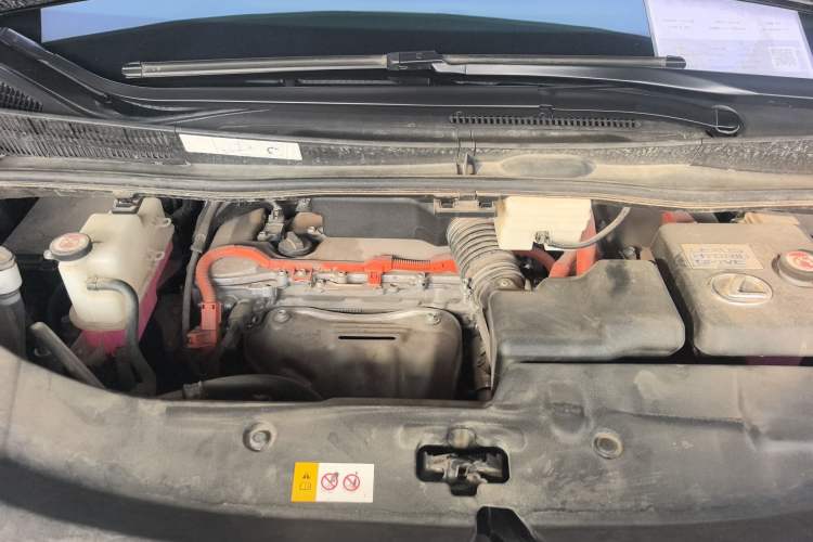 Used Lexus LM 2020 300h Seven-Seat Elegant Edition Engine Bay