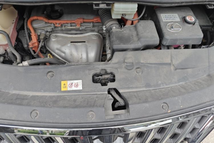 Used Lexus LM 2020 300h Seven-Seat Elegant Edition Engine Bay