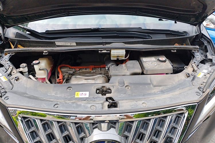 Used Lexus LM 2020 300h Seven-Seat Elegant Edition Engine Bay