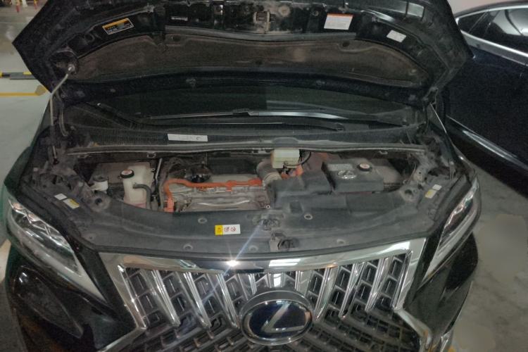 Used Lexus LM 2020 300h Four-Seat Grand Edition Engine Bay