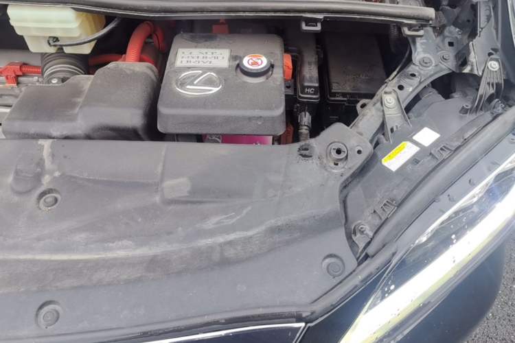 Used Lexus LM 2020 300h Seven-Seat Elegant Edition Engine Bay Left