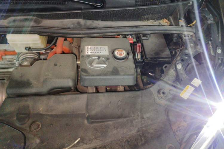 Used Lexus LM 2020 300h Four-Seat Grand Edition Engine Bay Left