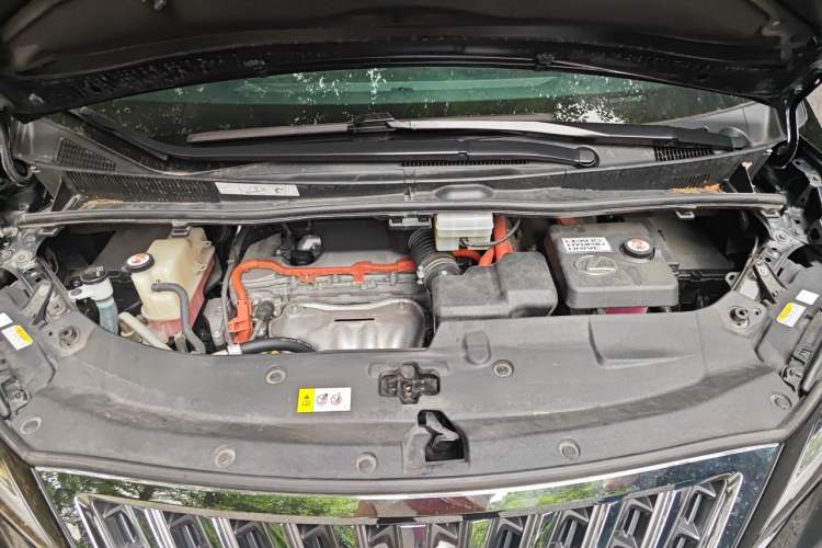 Used Lexus LM 2020 300h Four-Seat Grand Edition Engine Bay