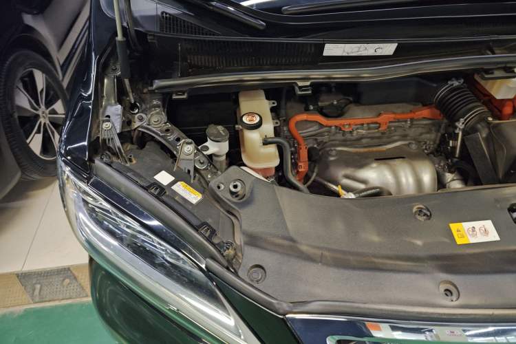 Used Lexus LM 2020 300h Seven-Seat Elegant Edition Engine Bay Right