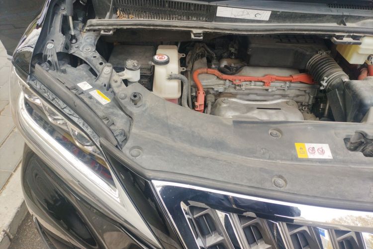 Used Lexus LM 2020 300h Four-Seat Grand Edition Engine Bay Right