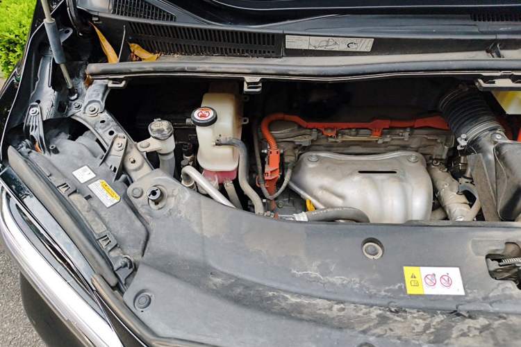 Used Lexus LM 2020 300h Seven-Seat Elegant Edition Engine Bay Right