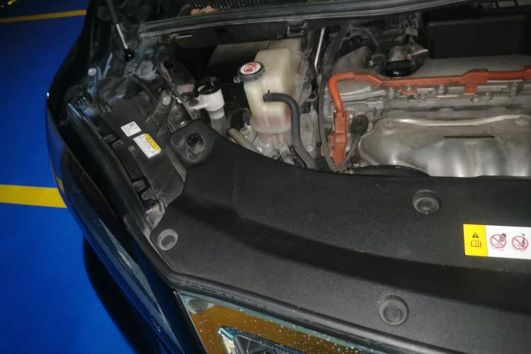 Used Lexus LM 2020 300h Seven-Seat Elegant Edition Engine Bay Right