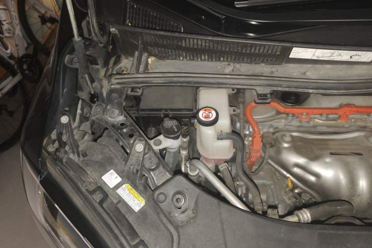 Used Lexus LM 2020 300h Seven-Seat Elegant Edition Engine Bay Right