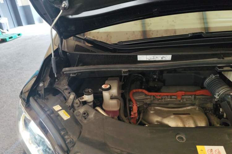 Used Lexus LM 2020 300h Four-Seat Grand Edition Engine Bay Right