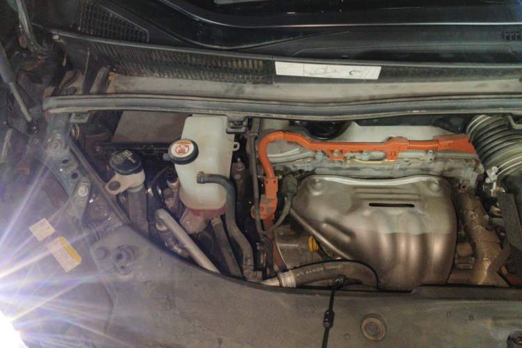 Used Lexus LM 2020 300h Four-Seat Grand Edition Engine Bay Right