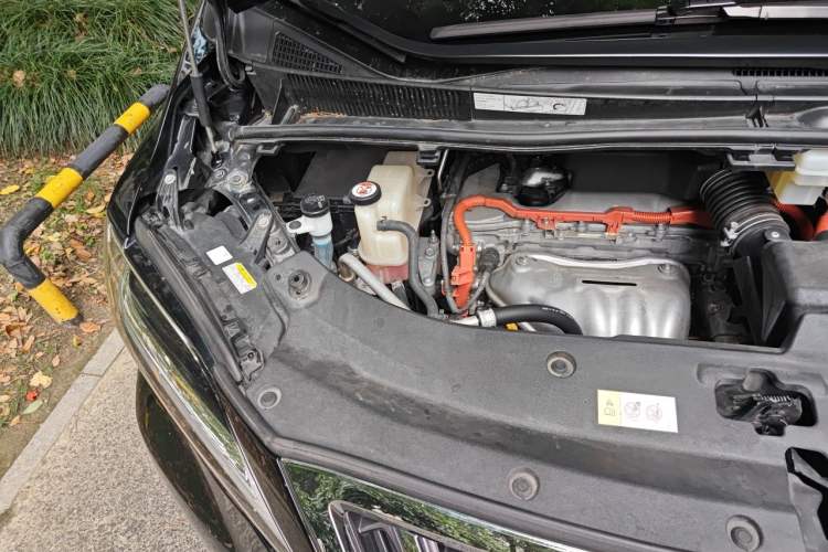 Used Lexus LM 2020 300h Four-Seat Grand Edition Engine Bay Right