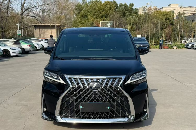 Used Lexus LM 2020 300h Seven-Seat Elegant Edition Exterior 1