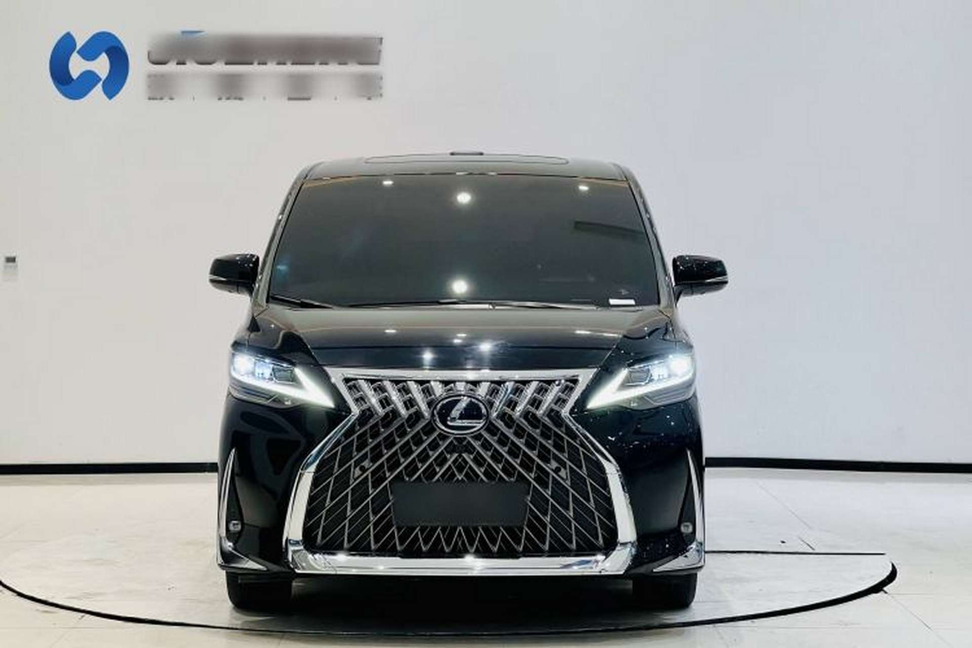 Used Lexus LM 2020 300h Four-Seat Grand Edition Exterior 1