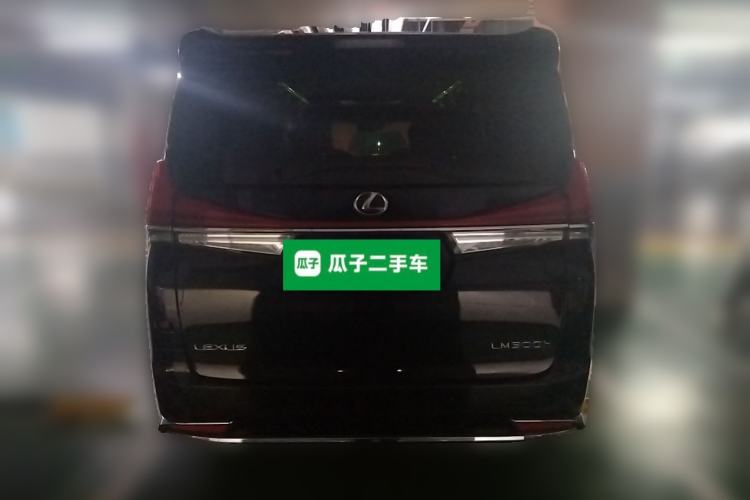 Used Lexus LM 2020 300h Seven-Seat Elegant Edition Exterior 4