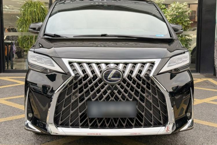 Used Lexus LM 2020 300h Four-Seat Grand Edition Exterior 6