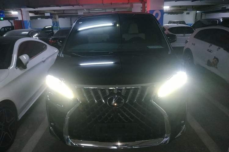 Used Lexus LM 2020 300h Four-Seat Grand Edition Front