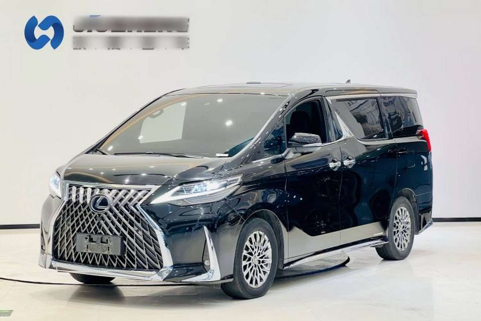 Used Lexus LM 2020 300h Four-Seat Grand Edition Front Left 45 Deg
