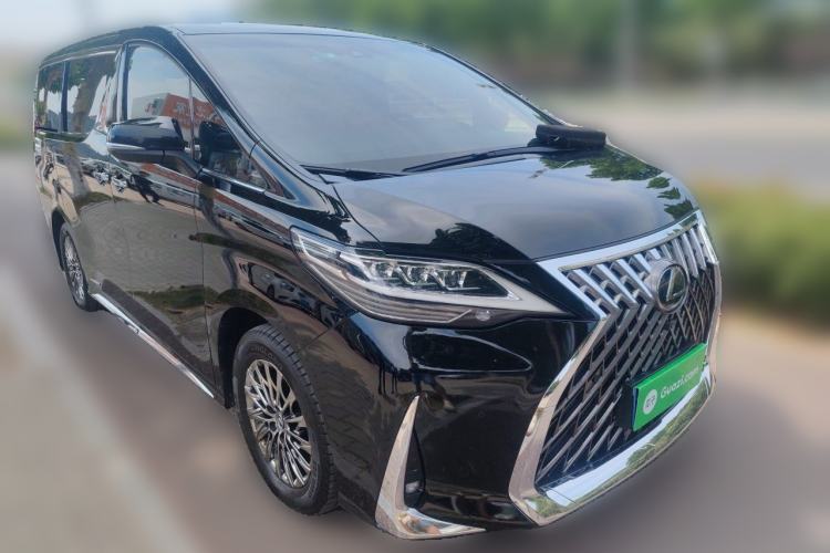 Used Lexus LM 2020 300h Seven-Seat Elegant Edition Front Right 45 Deg