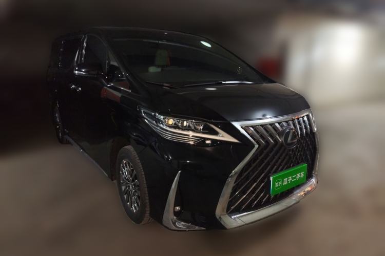 Used Lexus LM 2020 300h Four-Seat Grand Edition Front Right 45 Deg
