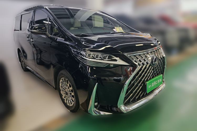 Used Lexus LM 2020 300h Seven-Seat Elegant Edition Front Right 45 Deg