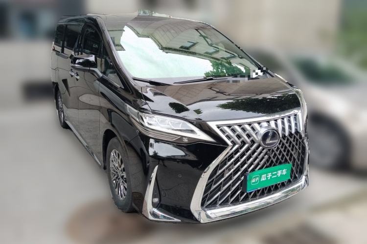 Used Lexus LM 2020 300h Four-Seat Grand Edition Front Right 45 Deg
