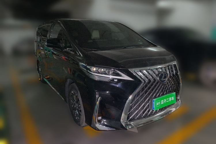 Used Lexus LM 2020 300h Four-Seat Grand Edition Front Right 45 Deg