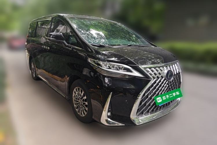 Used Lexus LM 2020 300h Four-Seat Grand Edition Front Right 45 Deg
