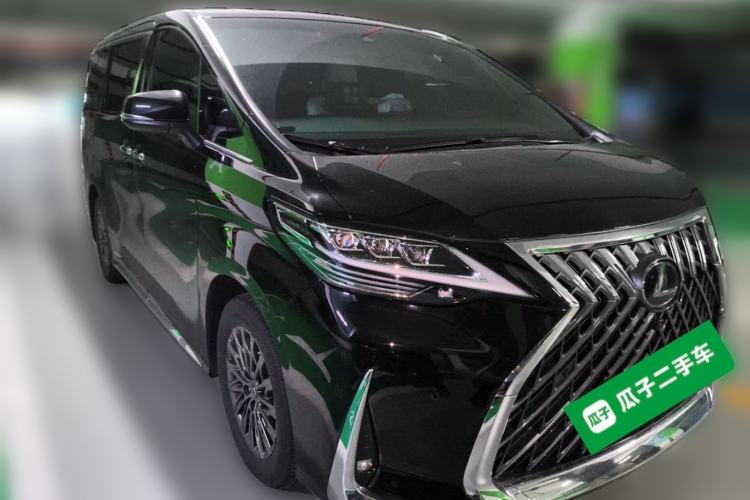 Used Lexus LM 2020 300h Four-Seat Grand Edition Front Right 45 Deg