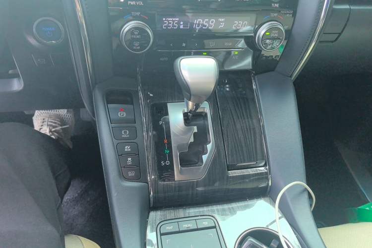 Used Lexus LM 2020 300h Seven-Seat Elegant Edition Gear Lever