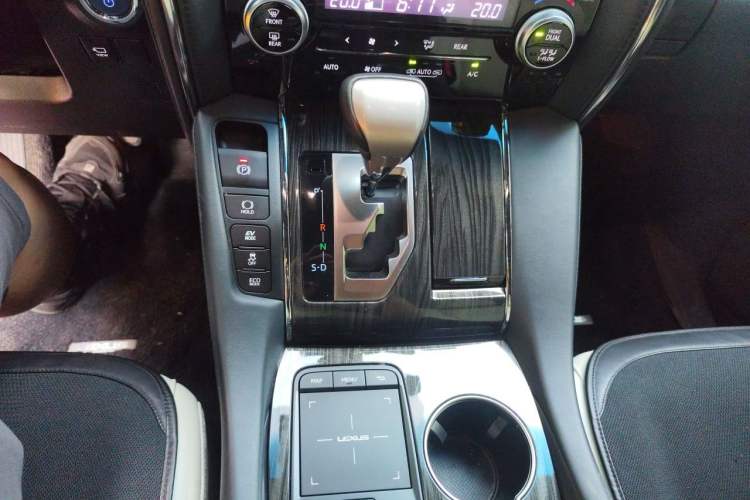 Used Lexus LM 2020 300h Four-Seat Grand Edition Gear Lever
