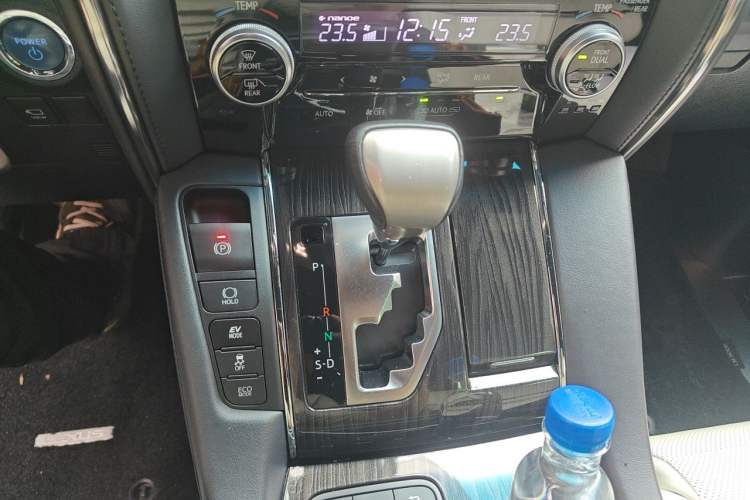 Used Lexus LM 2020 300h Seven-Seat Elegant Edition Gear Lever
