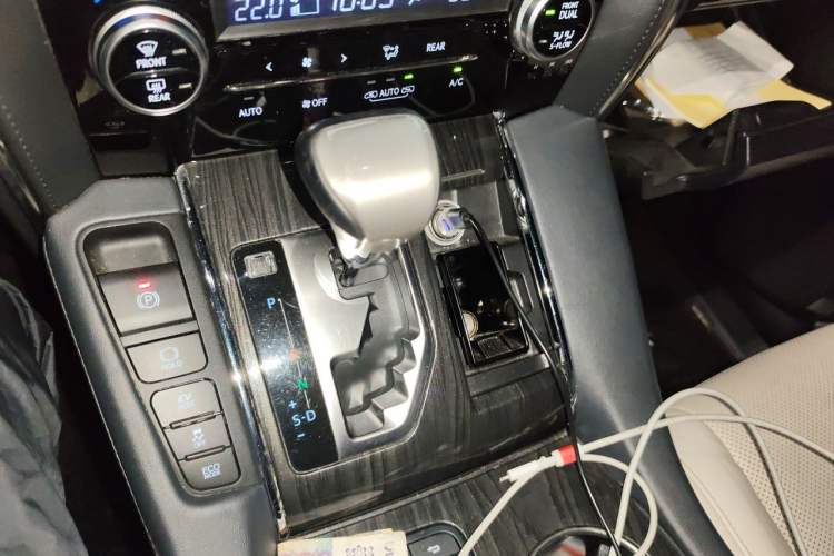 Used Lexus LM 2020 300h Four-Seat Grand Edition Gear Lever