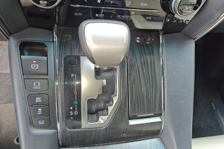 Used Lexus LM 2020 300h Seven-Seat Elegant Edition Gear Lever