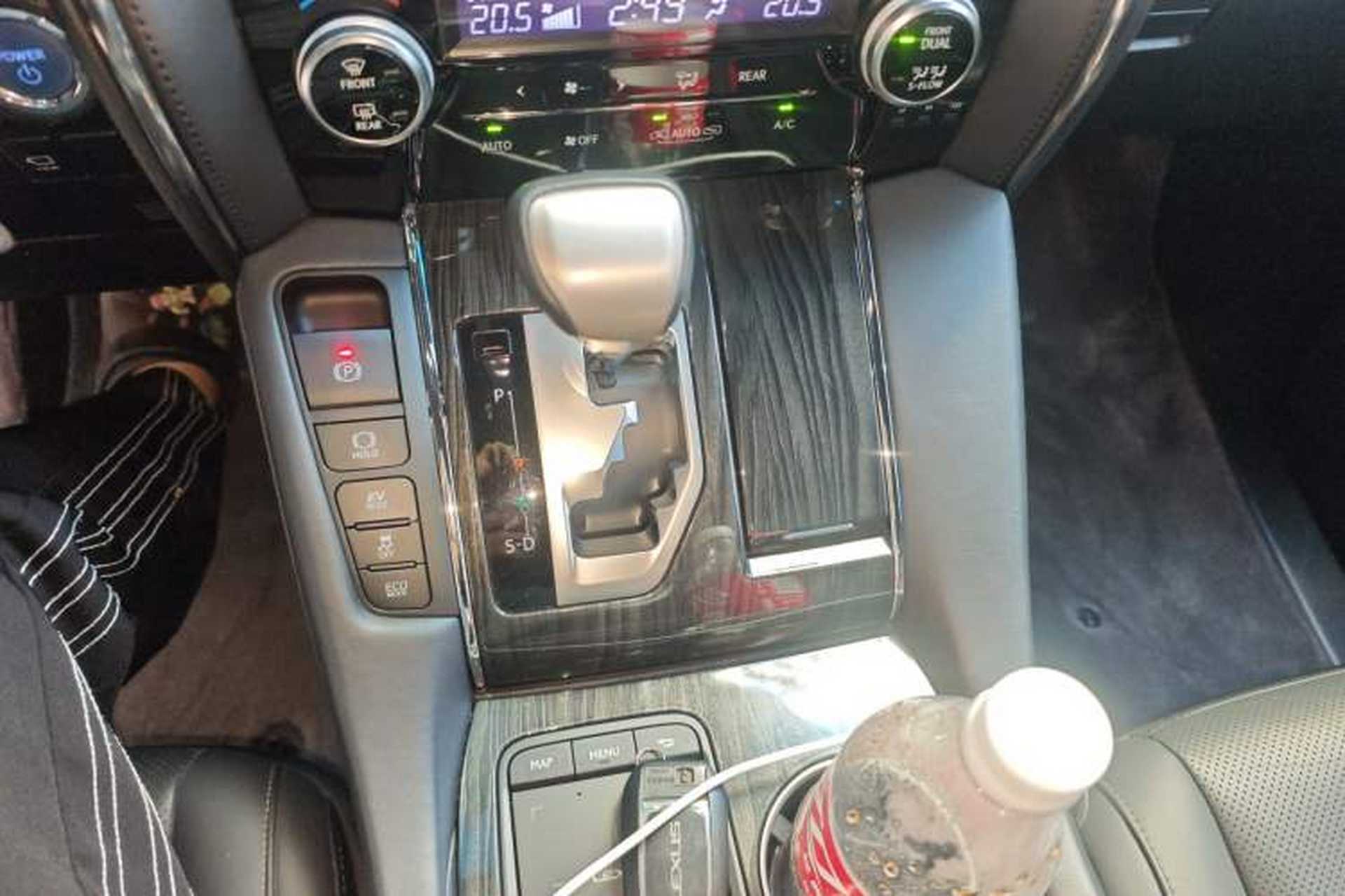 Used Lexus LM 2020 300h Four-Seat Grand Edition Gear Lever