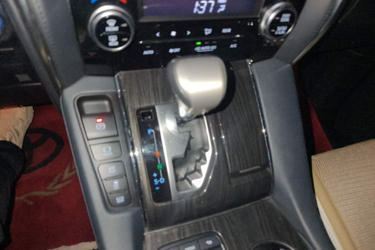 Used Lexus LM 2020 300h Four-Seat Grand Edition Gear Lever